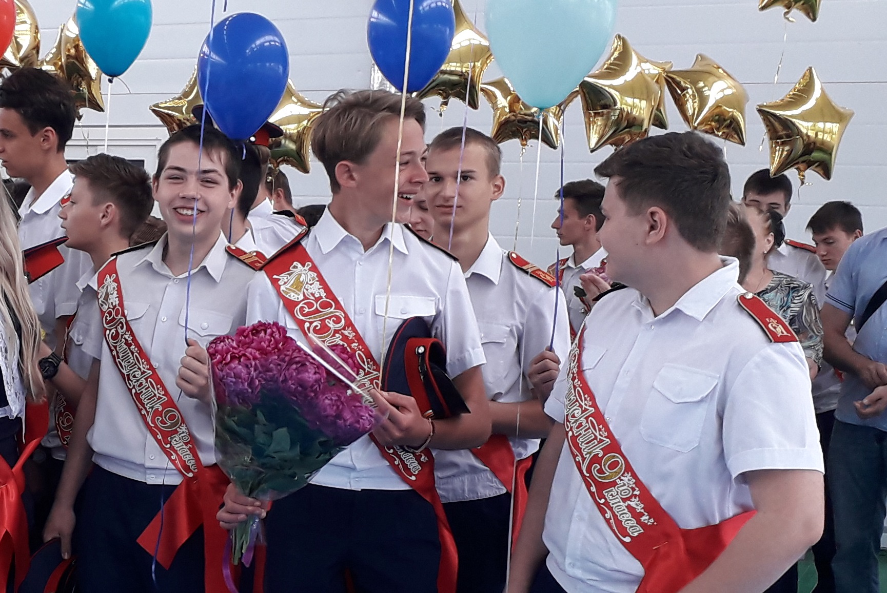 Последний звонок прозвучал для 384 выпускников батайских школ