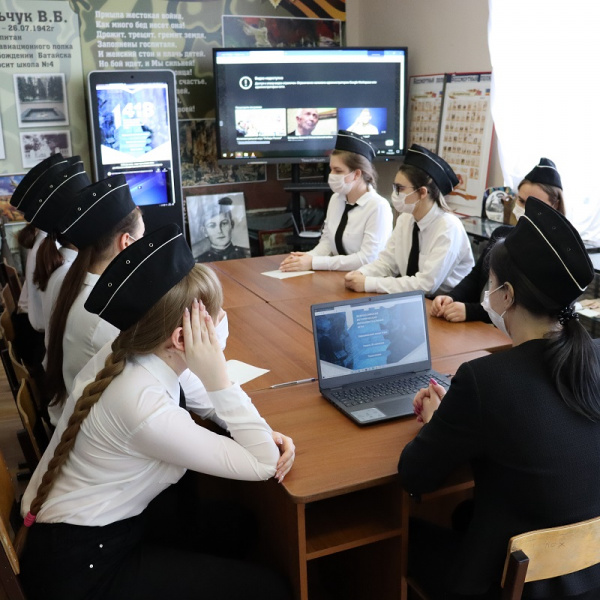 Команда Школы №4 приняла участие во Всероссийской исторической интеллектуальной игре «1418»