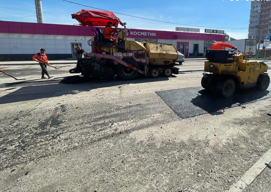 В Батайске продолжается ямочный ремонт
