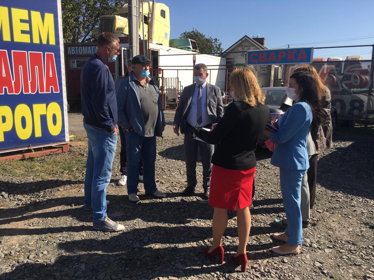 На выездном совещании обсудили вопросы работы объектов придорожного сервиса