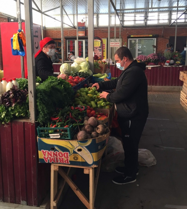 В Батайске продолжается работа мониторинговых групп по соблюдению гражданами масочного режима