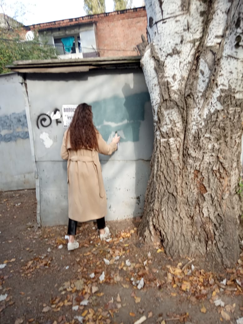 В Батайске состоялся рейд по уничтожению рекламы наркотиков