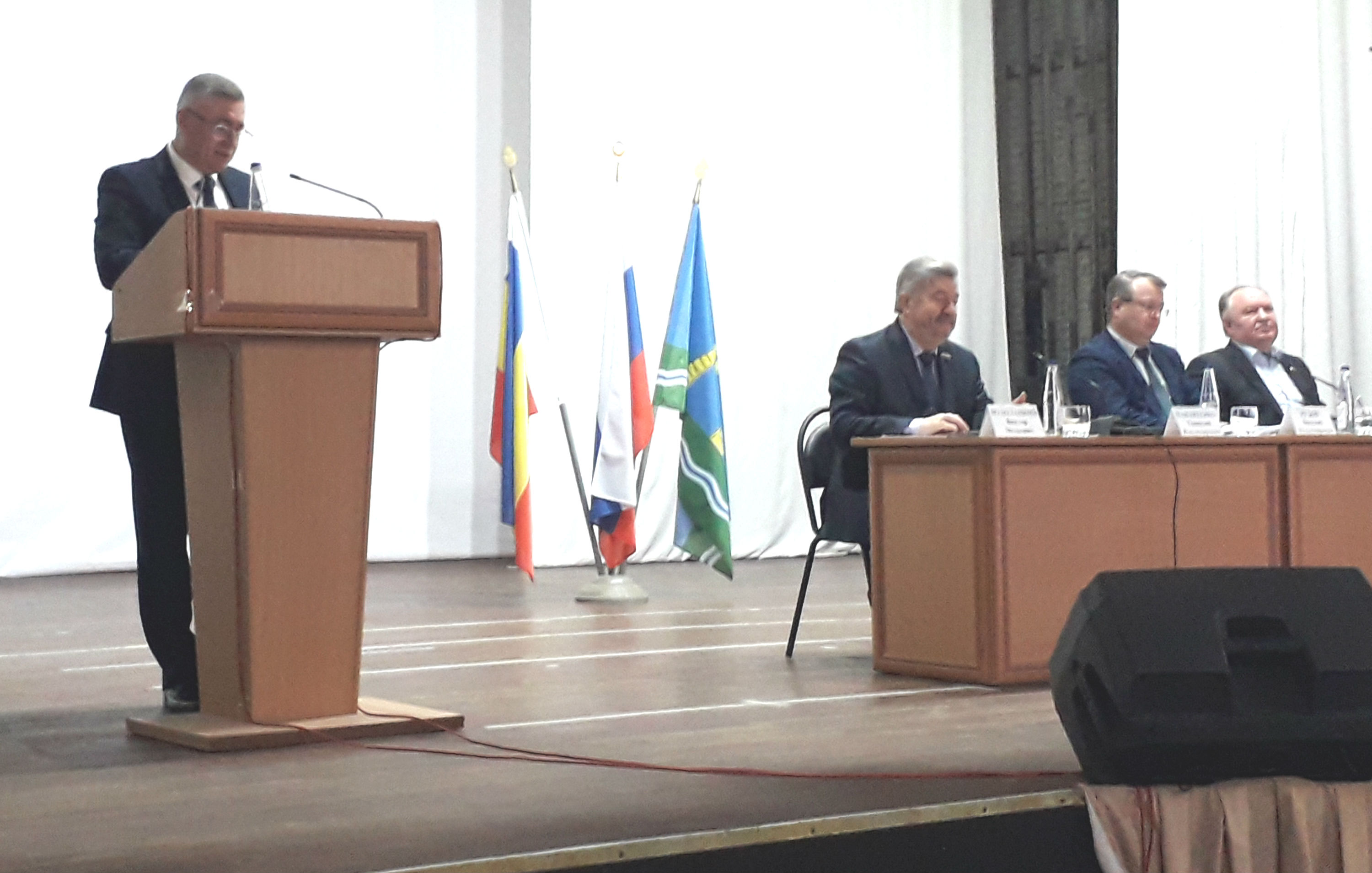 "Областные и городские власти отчитались перед жителями Батайска" - сюжет канала "Дон-24"