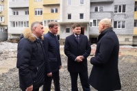 Замгубернатора Виктор Вовк и Геннадий Павлятенко посетили два батайских долгостроя
