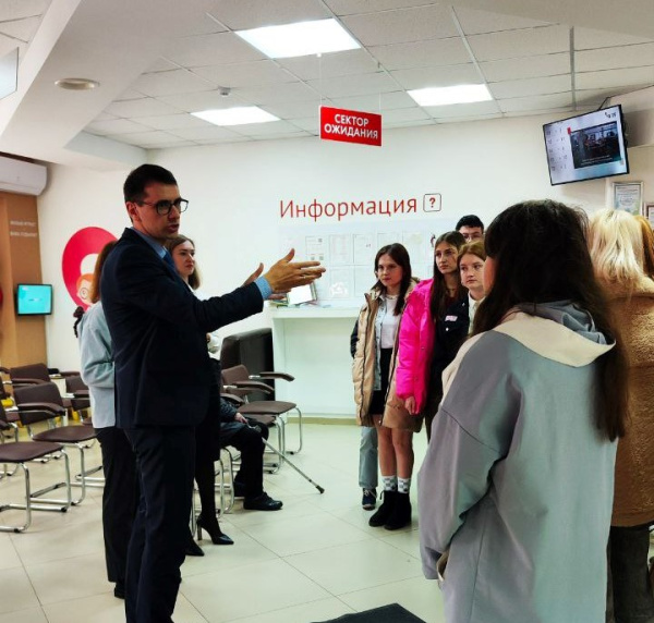 Батайским студентам рассказали о правовых аспектах деятельности МФЦ