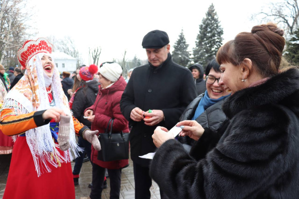 В Батайске встретили Масленицу