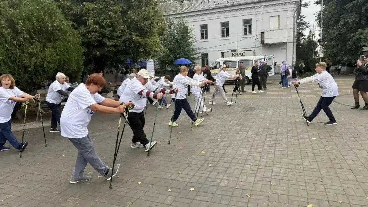 Возраст — не повод оставаться дома: чем занимаются подопечные ЦСО Батайска